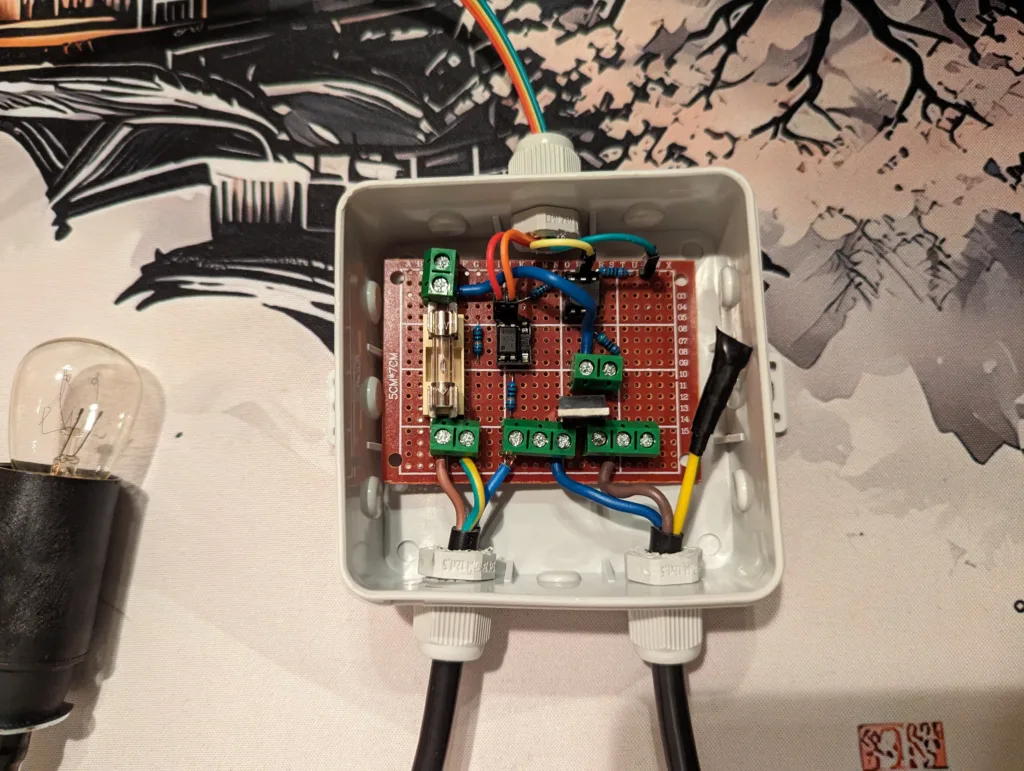 Assembly of the phase control dimmer