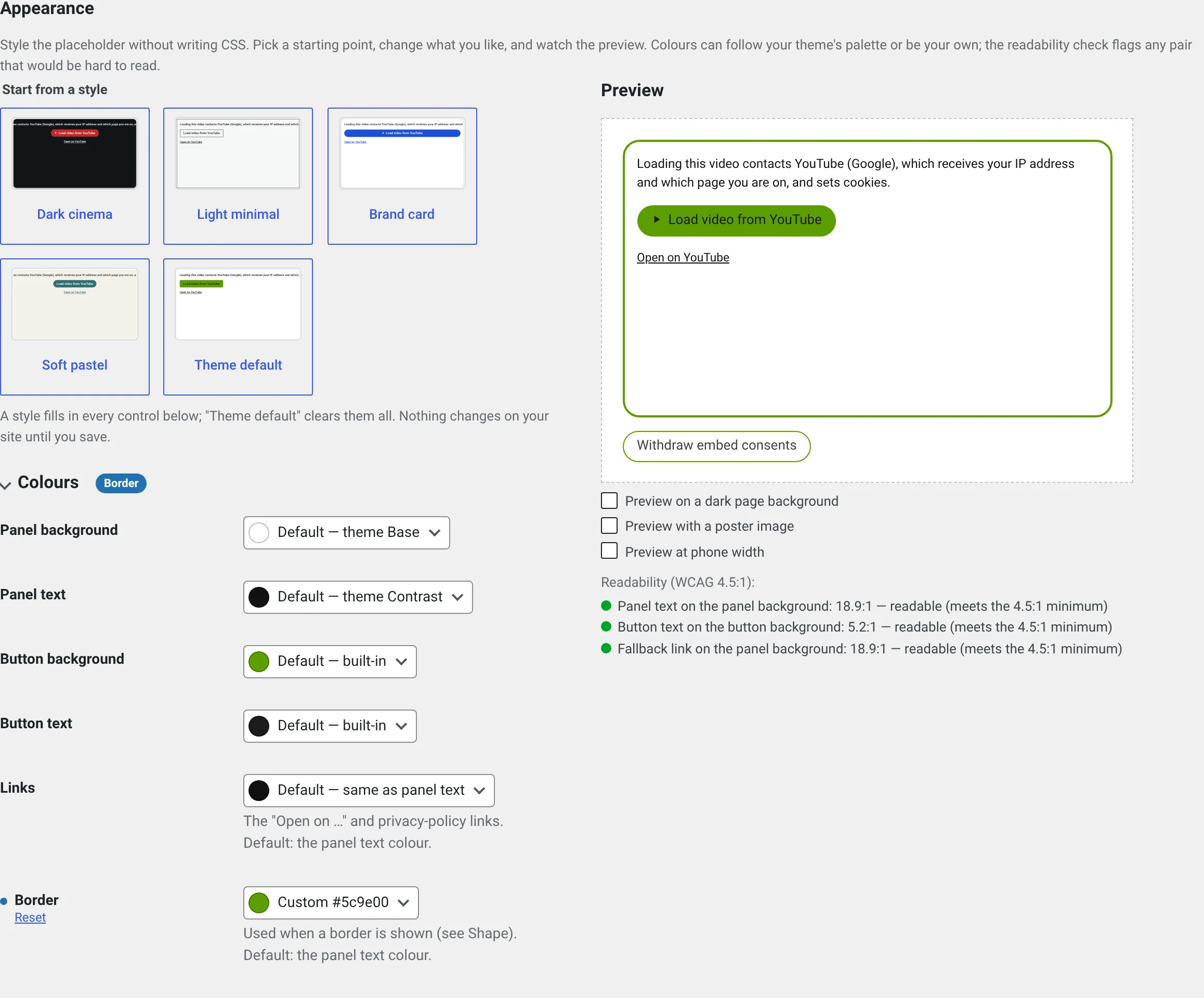 Der Tab &bdquo;Design&ldquo;: f&uuml;nf Schnellstile, Farbregler, die der Theme-Palette folgen k&ouml;nnen, und eine Live-Vorschau des echten Platzhalters. Eine Lesbarkeitspr&uuml;fung darunter nennt f&uuml;r jedes Farbpaar das Kontrastverh&auml;ltnis gegen das WCAG-Minimum von 4,5:1.